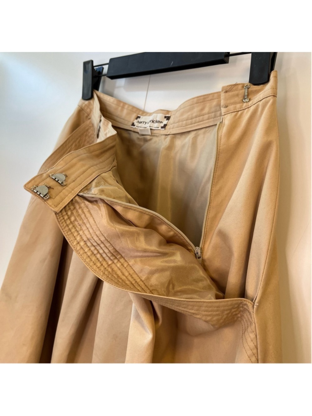 Vintage 1980s Barry Bricken Tan Khaki A-Line Midi Circle Skirt XS fits 26” waist - Picture 11 of 13
